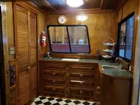 Kapal pelayaran untuk dijual