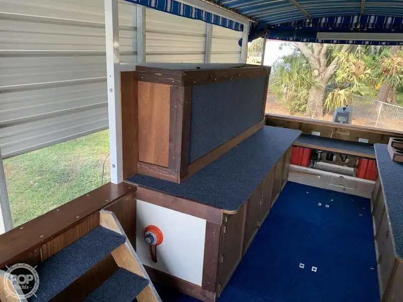 Kapal pelayaran untuk dijual