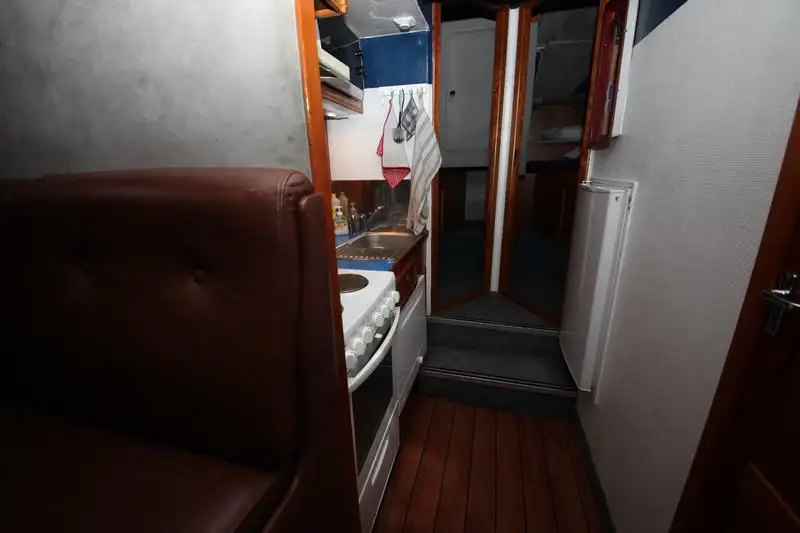 Kapal rondaan untuk dijual