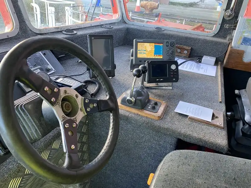 Kapal anak kapal untuk dijual