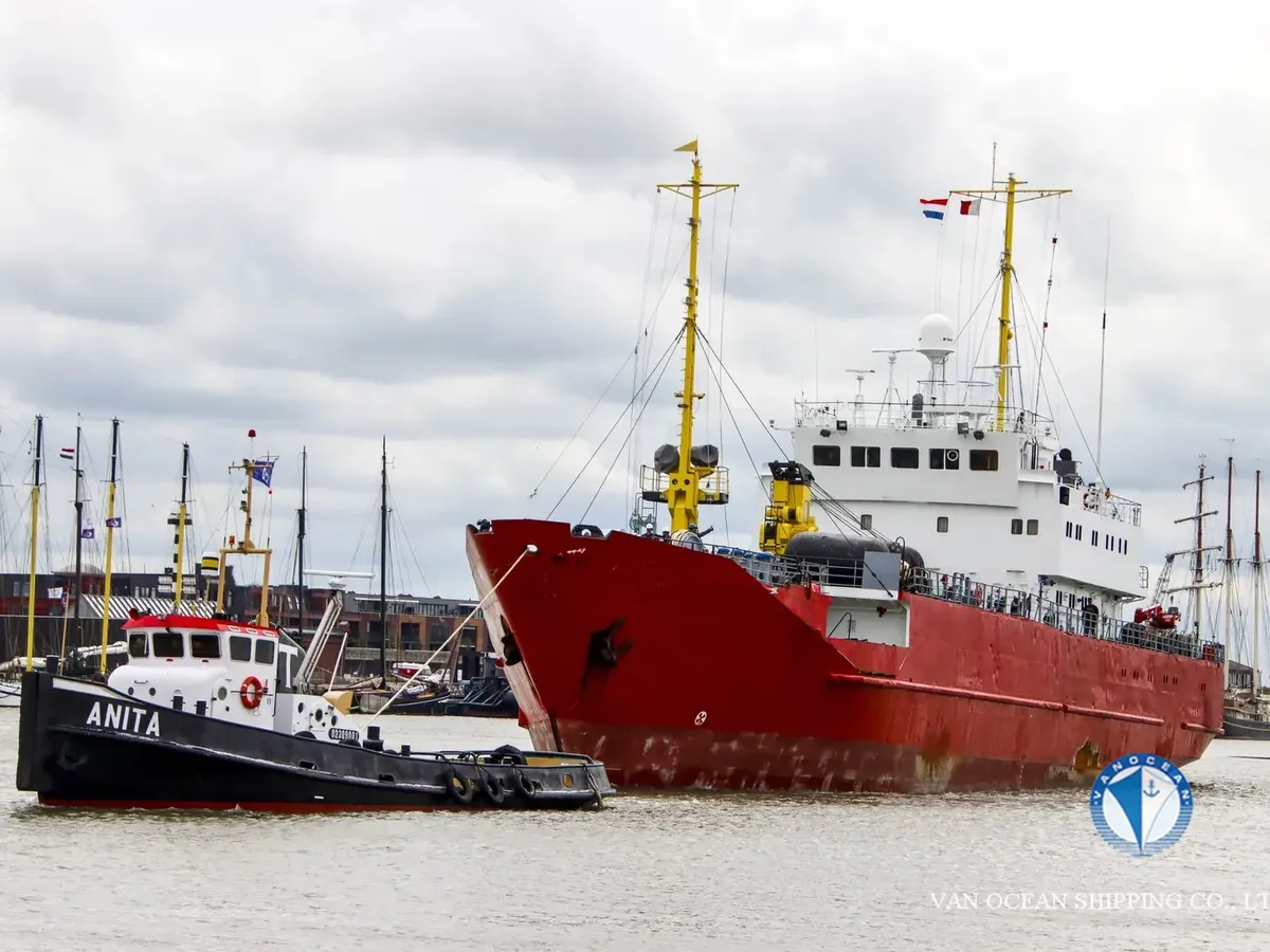 Kapal peti sejuk untuk dijual