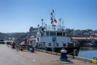Kapal tinjauan untuk dijual