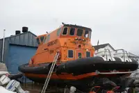 Kapal anak kapal untuk dijual