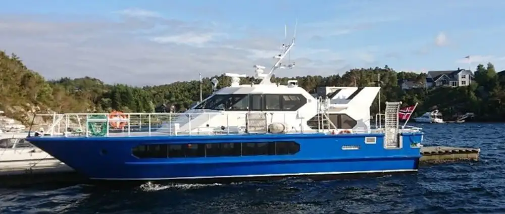 Kapal feri untuk dijual