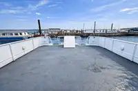 Kapal penumpang untuk dijual