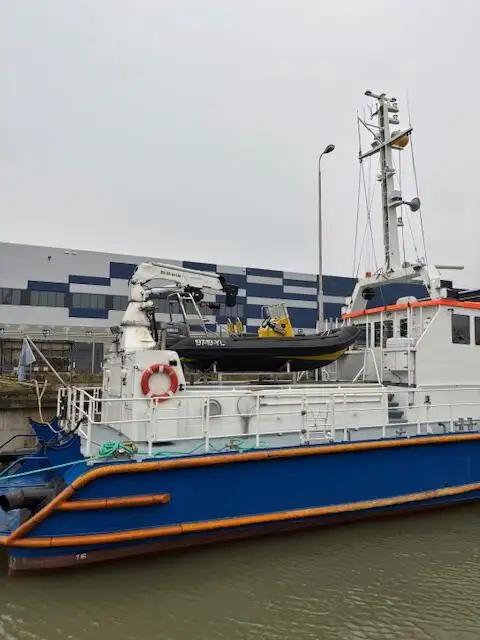 Kapal rondaan untuk dijual