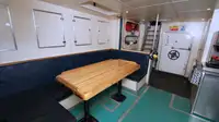 Kapal anak kapal untuk dijual