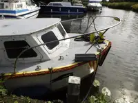 Kapal kerja untuk dijual