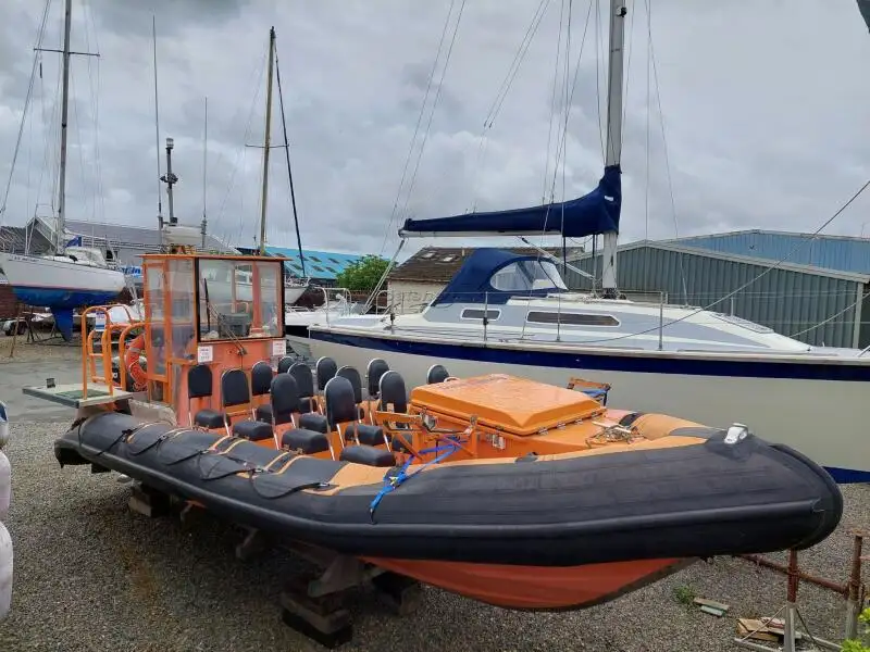 Kapal getah kaku untuk dijual