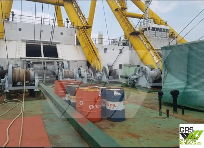 Kapal kren untuk dijual
