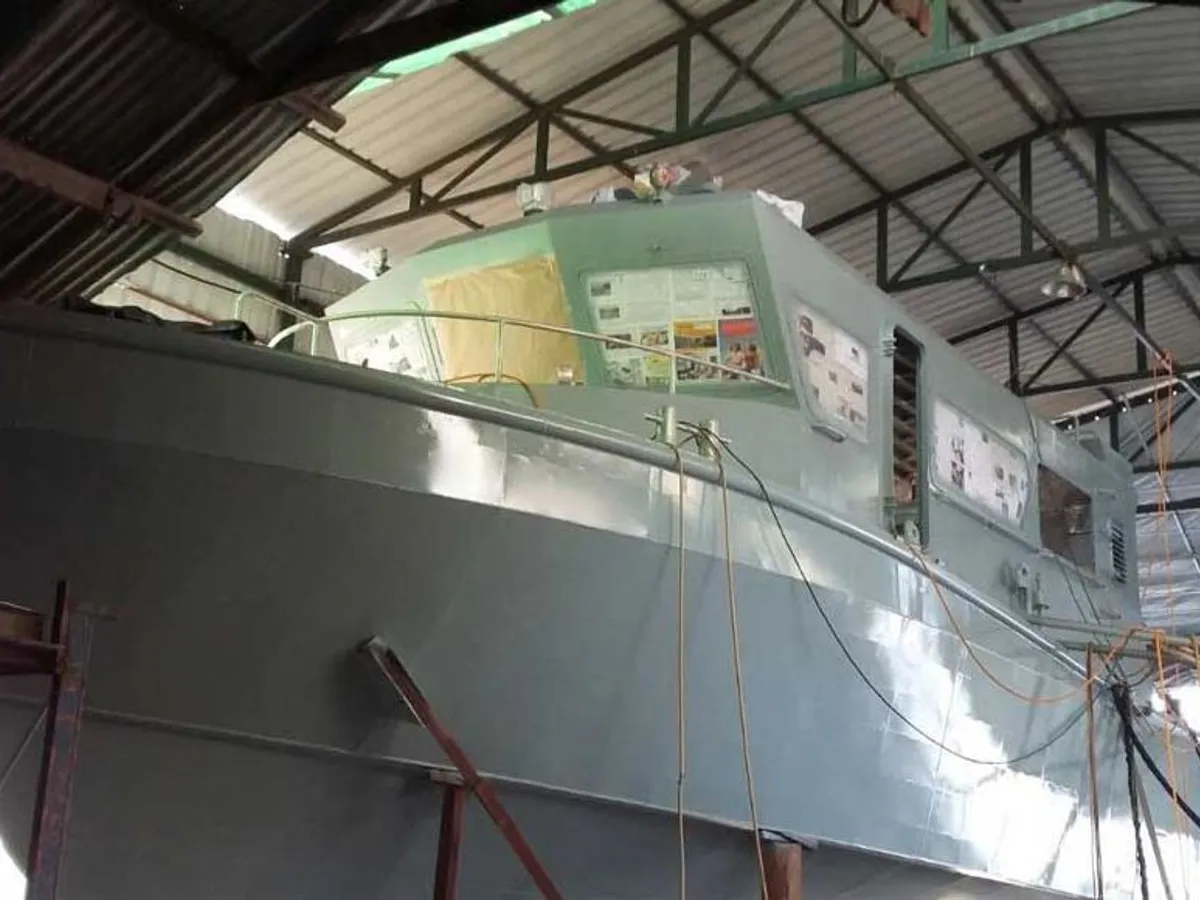 Kapal anak kapal untuk dijual