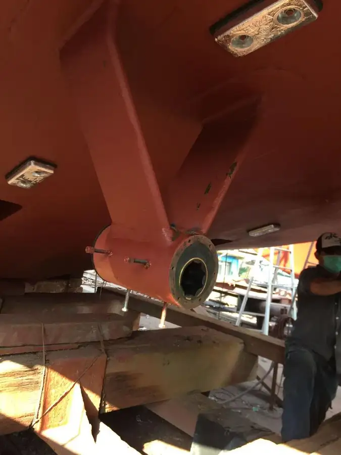 Kapal kerja untuk dijual