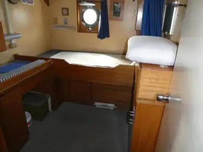 Kapal penyelidik untuk dijual