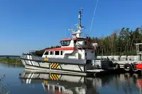 Kapal anak kapal untuk dijual