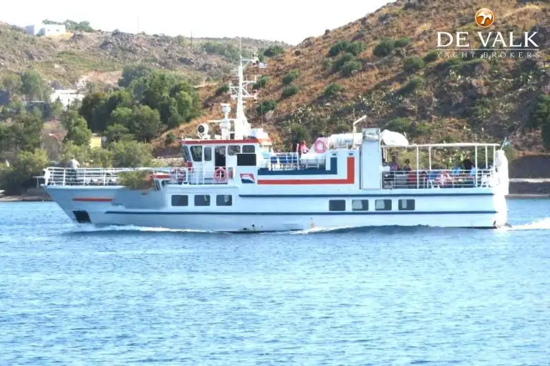 Kapal feri untuk dijual