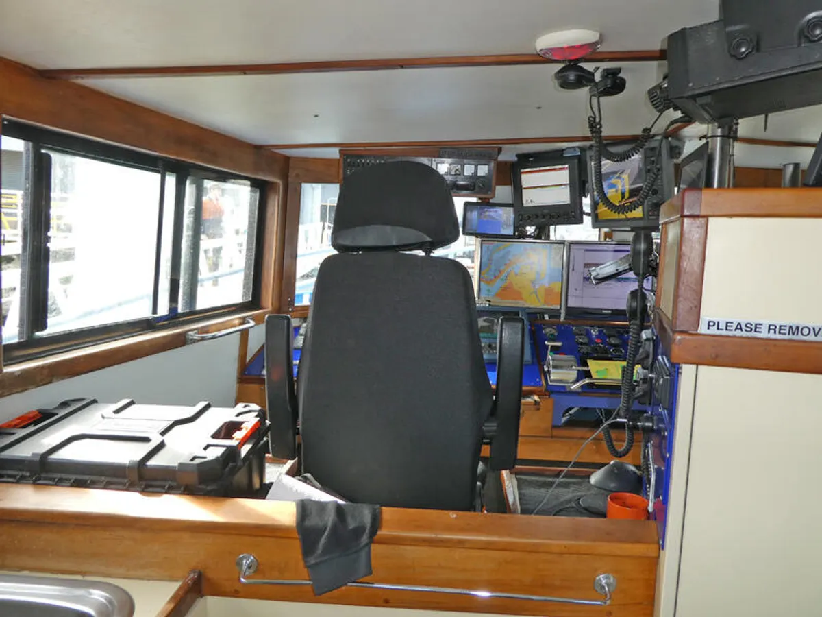 Kapal feri untuk dijual