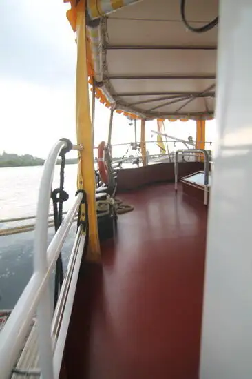 Kapal pelayaran untuk dijual