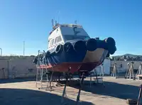 Kapal kerja untuk dijual