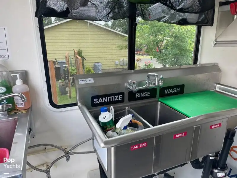 Kapal layar untuk dijual
