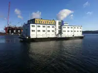 Floating hotel untuk jualan