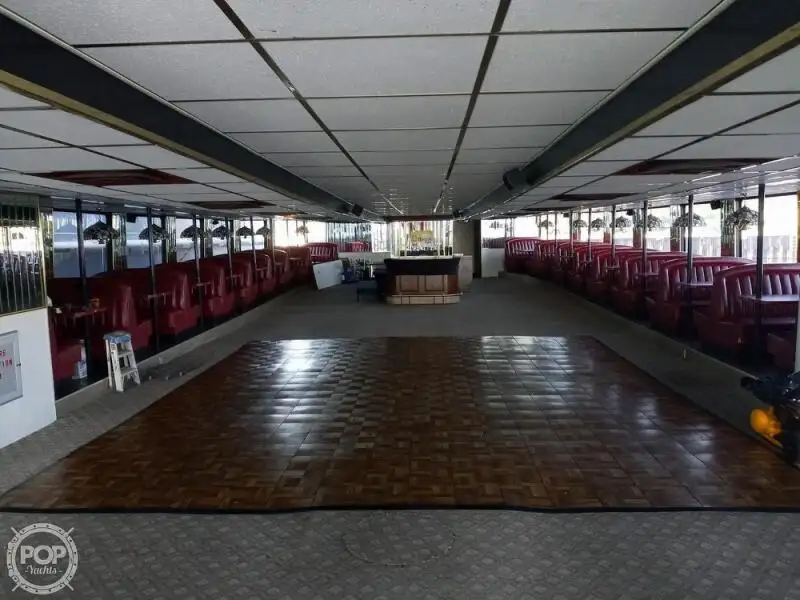 Kapal pelayaran untuk dijual