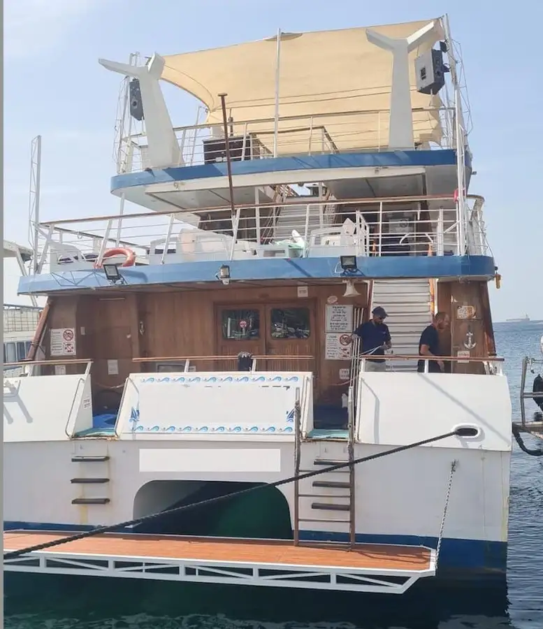 Kapal penumpang untuk dijual