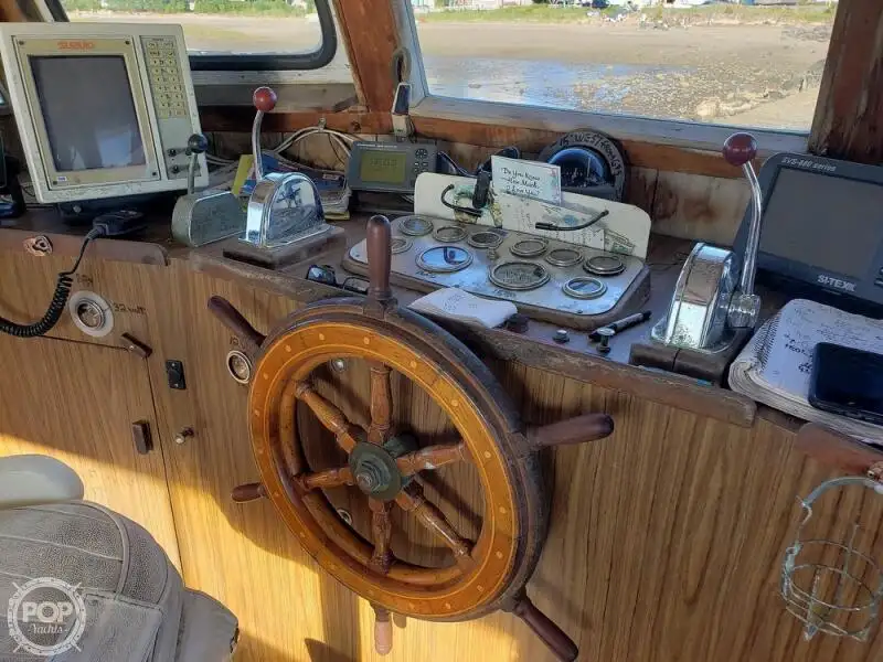 Kapal feri untuk dijual