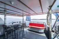 Kapal penumpang untuk dijual
