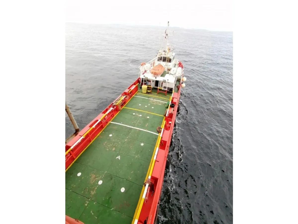 Kapal anak kapal untuk dijual