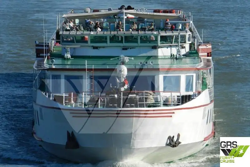 Kapal pelayaran untuk dijual