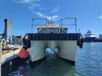 Kapal anak kapal untuk dijual