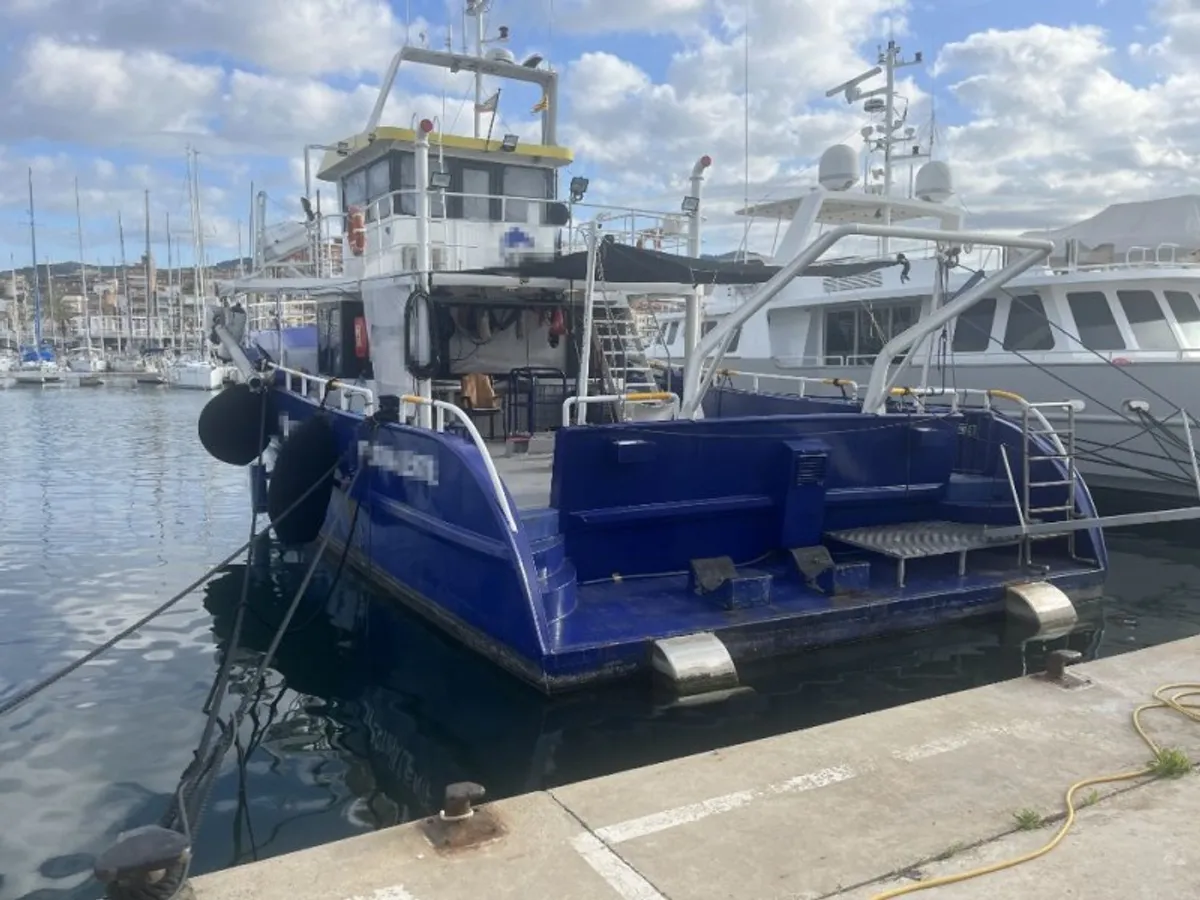 Kapal tinjauan untuk dijual