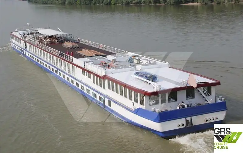 Kapal pelayaran untuk dijual