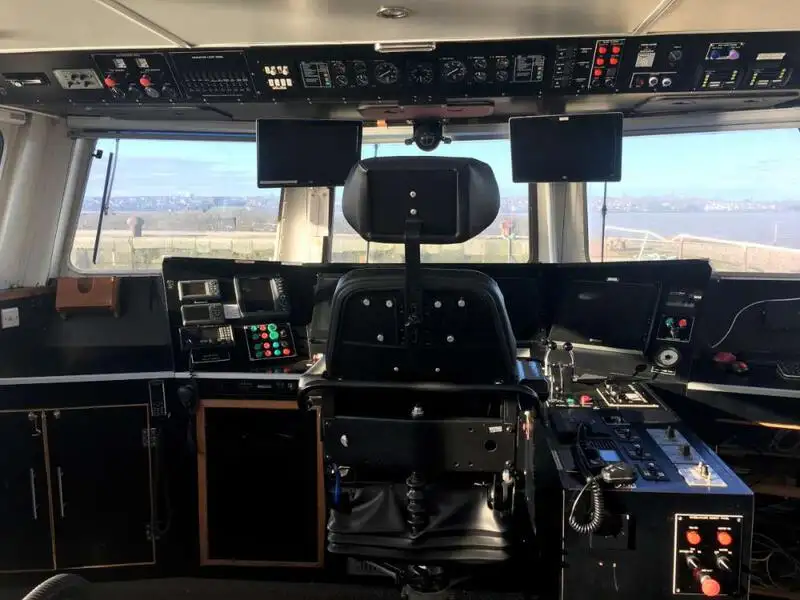 Kapal kerja untuk dijual