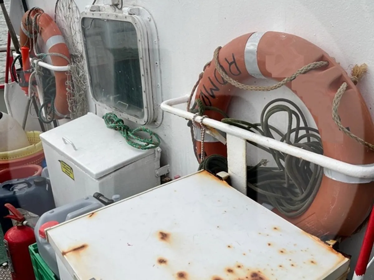 Kapal pukat tunda untuk dijual