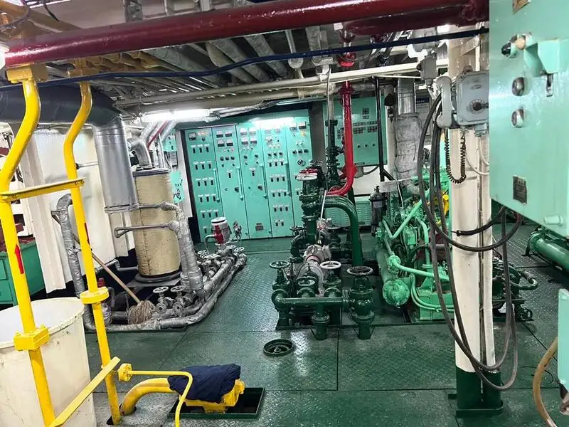 Kapal kerja untuk dijual