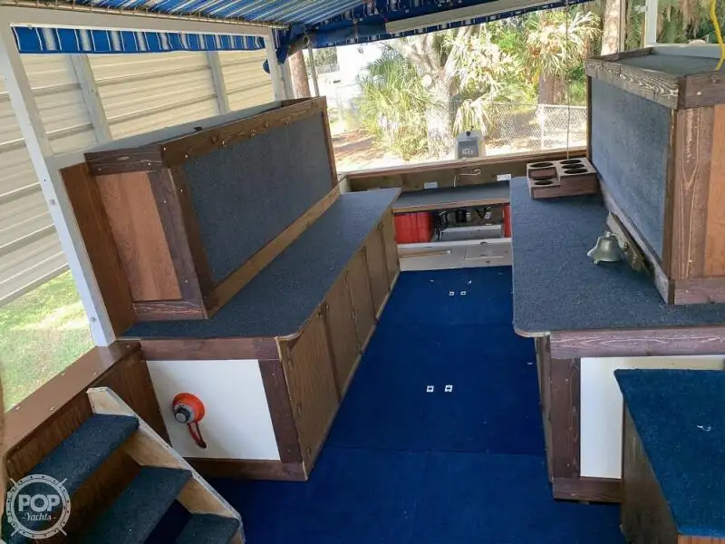 Kapal pelayaran untuk dijual