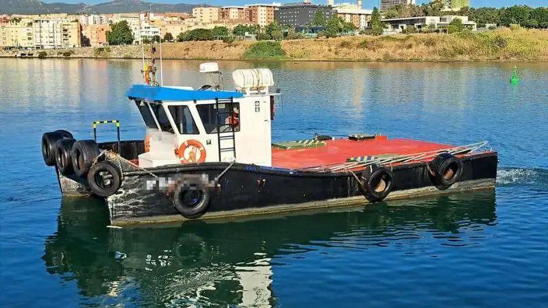 Kapal kerja untuk dijual