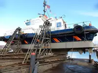 Kapal anak kapal untuk dijual