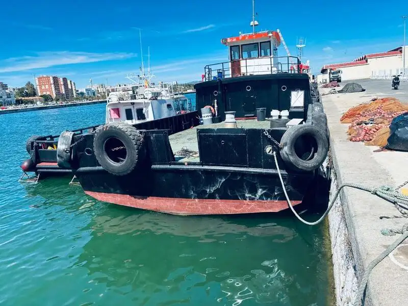 Kapal kerja untuk dijual