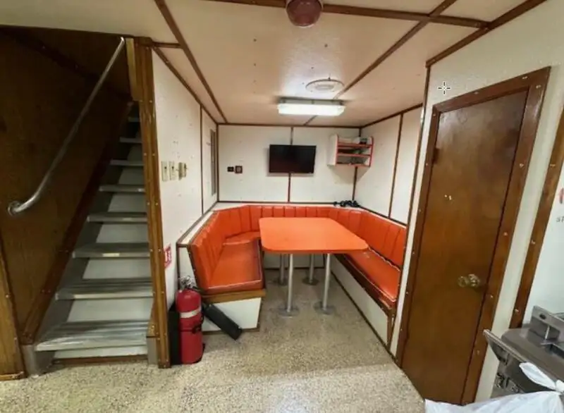 Kapal anak kapal untuk dijual