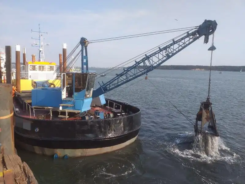 Kapal pengorek untuk dijual