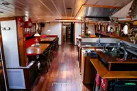 Yacht untuk dijual