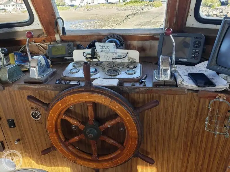 Kapal feri untuk dijual