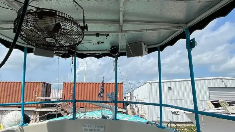 Kapal pelayaran untuk dijual