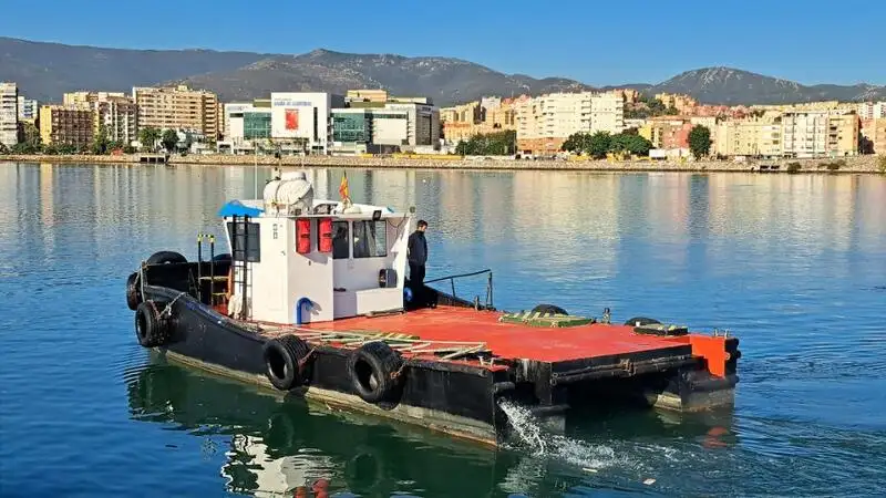 Kapal kerja untuk dijual