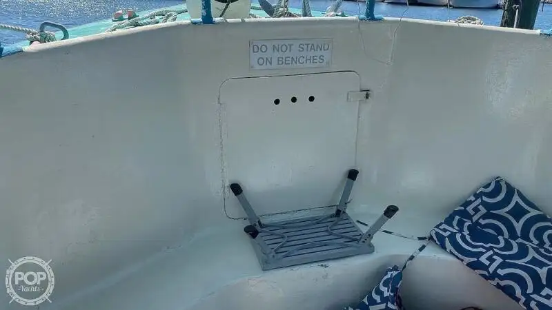 Kapal pelayaran untuk dijual