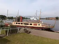 Kapal feri untuk dijual