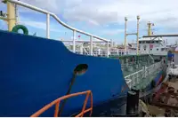 Oil/Chemical tanker untuk jualan