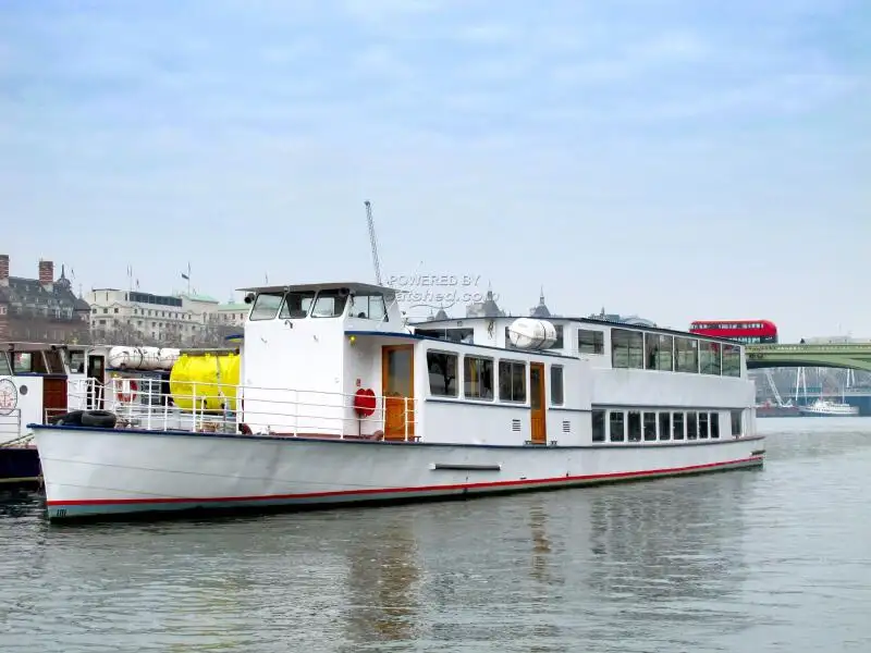 Kapal feri untuk dijual